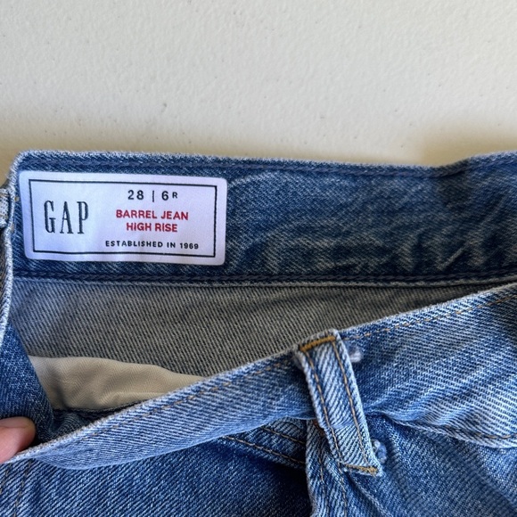 GAP Blue Straight Jeans Classic Style - Picture 2 of 2